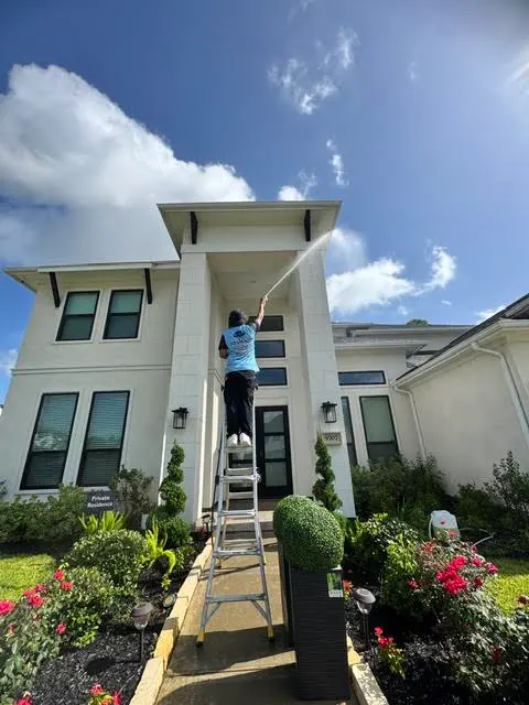 Gutter Cleaning service photo